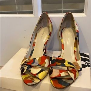 Super cute and stylish fabric heels 👠